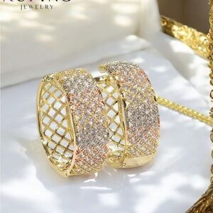 Elegant Gold and Silver Crystal Bracelet